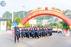 Giải chạy tập thể “Sức trẻ vùng Than vững bước đi lên” chào mừng 60 năm thành lập tỉnh Quảng Ninh.